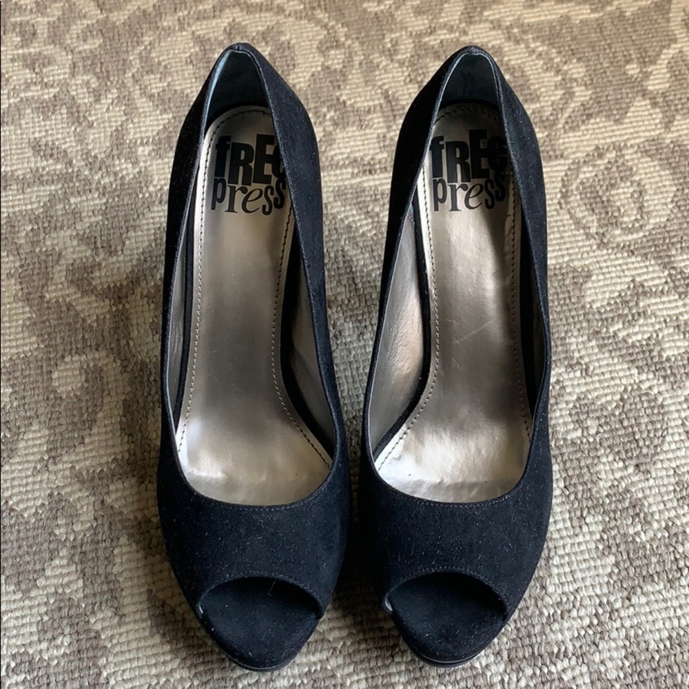 Free Press Black Suede Peep Toe Pump, 7.5M